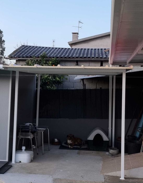 Pérgulas, piscinas e mobiliário de exterior