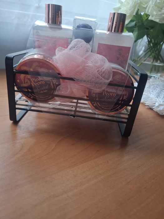 Nowy zestaw kosmetyków prezent