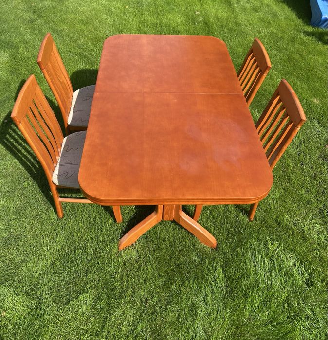 stół z 6 krzesłami