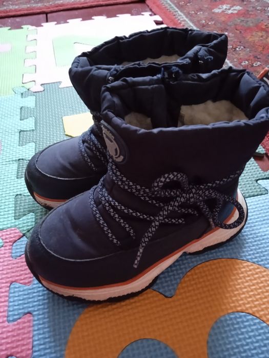 Дитячі зимові сапожки.
