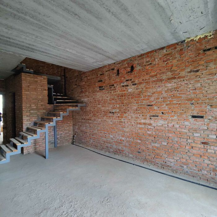 Продам кутовий таун на ближніх Зарванцях