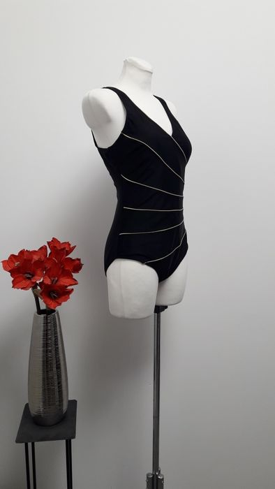 Strój kąpielowy jednoczęściowy czarny 38 M