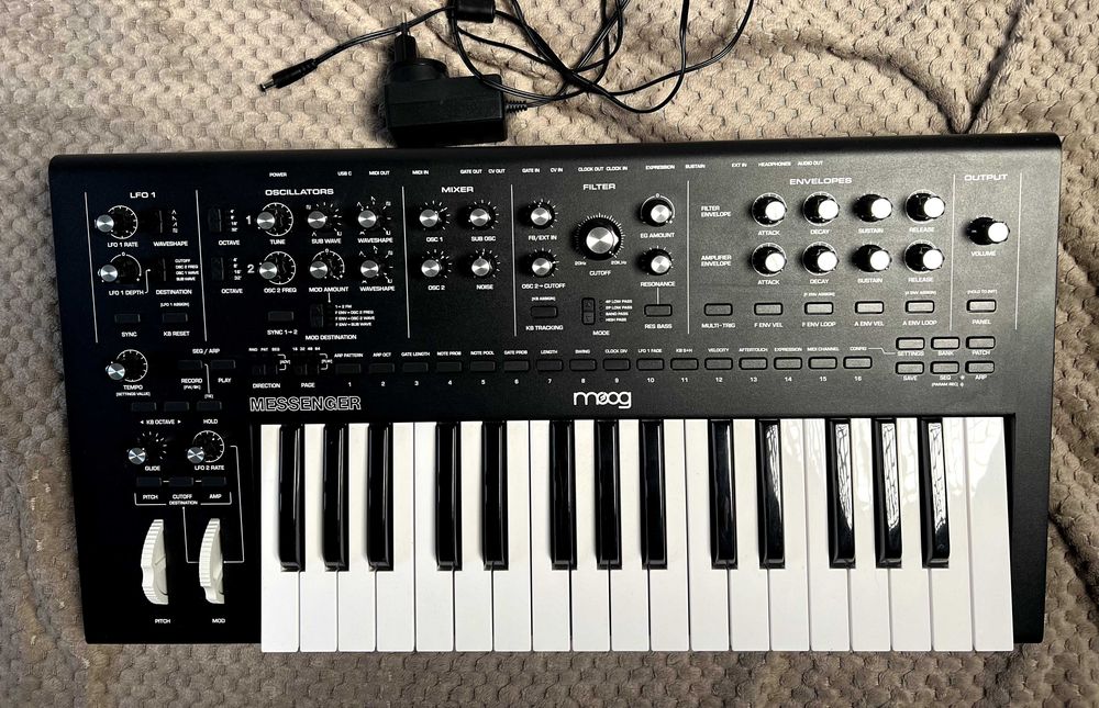 Синтезатор Moog: купить синтезатор Moog, продажа синтезаторов бу
