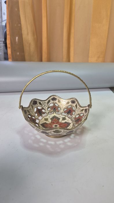 Piękny stary mosiężny koszyk dekoracyjny T1