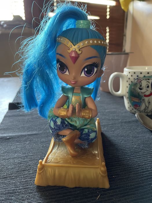 Shimmer i Shine, latajacy dywan, plus 1 przyjaciółka