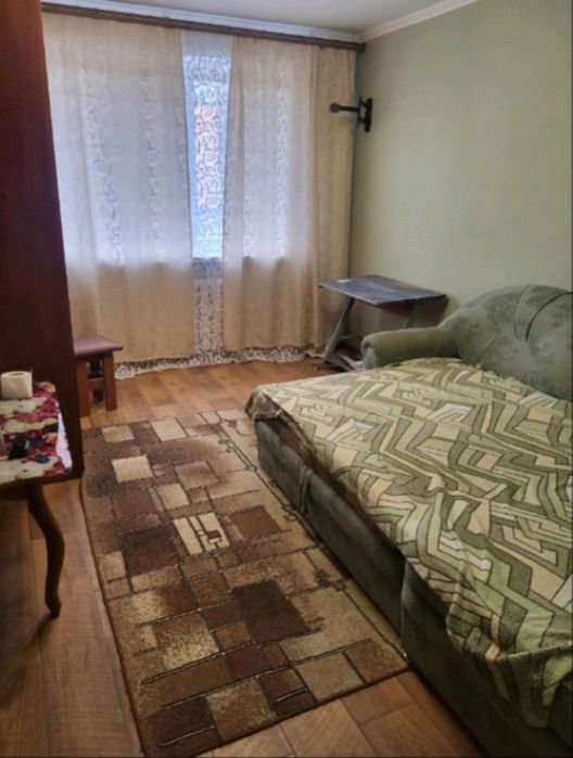 Здається кімната в гуртожитку на Торгмаші