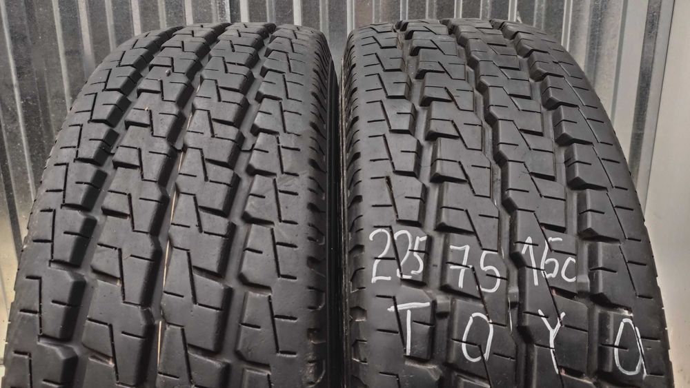 Шини 225/75R16C Michelin . 9мм. с нові