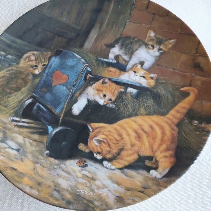 Seltmann Weiden, kolekcjonerski talerz zdobiony kotkami. Prezentuje si