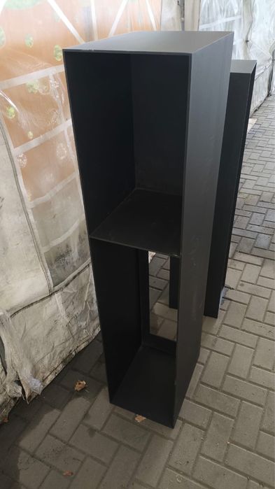 Metalowe regały