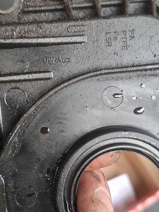 Сальник колінчастого  вала