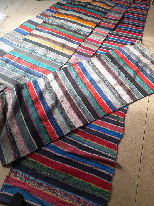 Рушники вишиті?доріжки домотканні