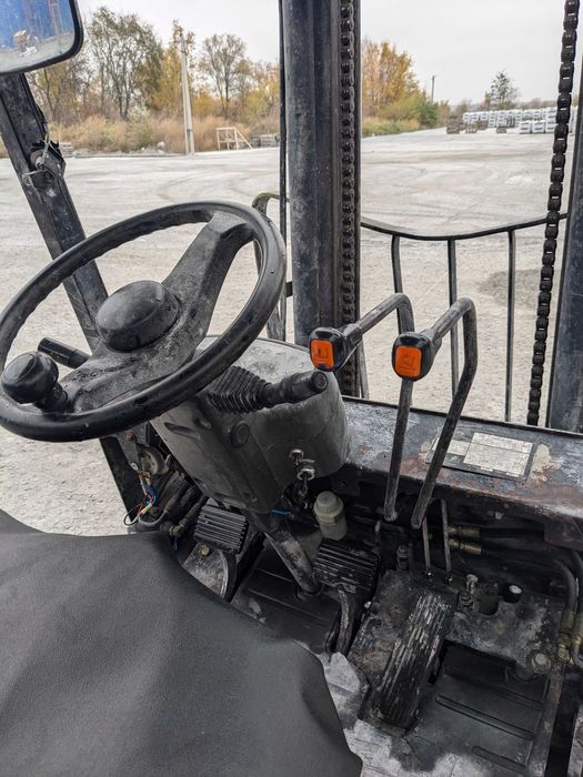 Doosan D25G навантажувач