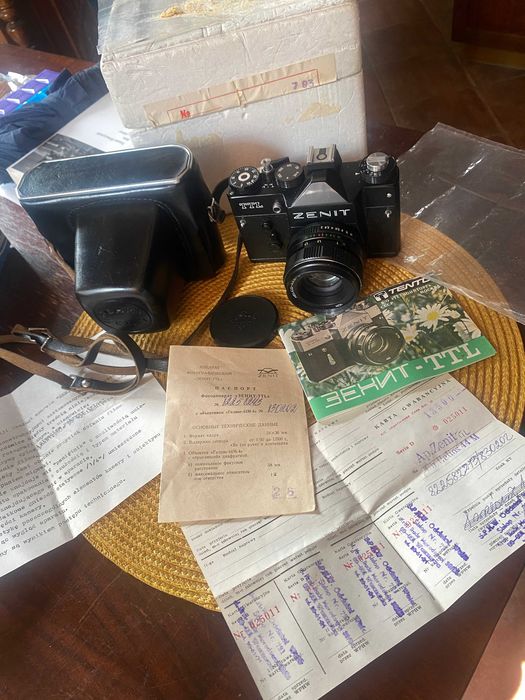 Zenit TTL z dokumentami w pudełku jak nowy