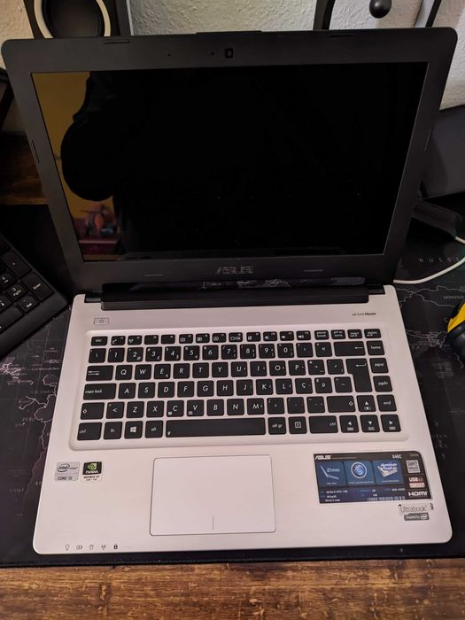 Ultrabook com SSD ASUS S46CM como novo