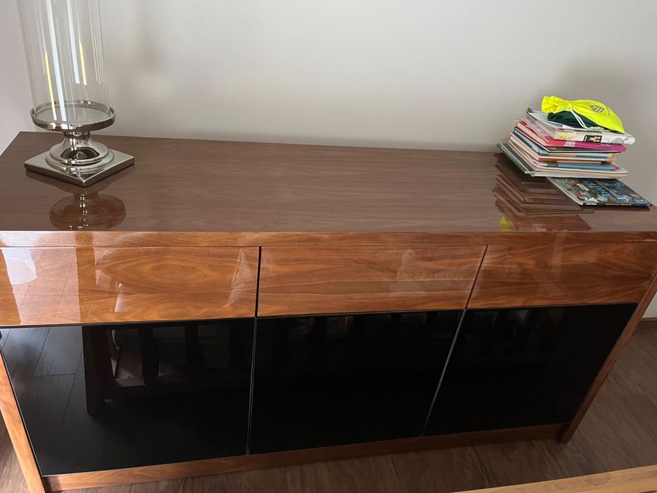 Łóżko, komoda. Sypialnia. Orzech amerykański, lacobel