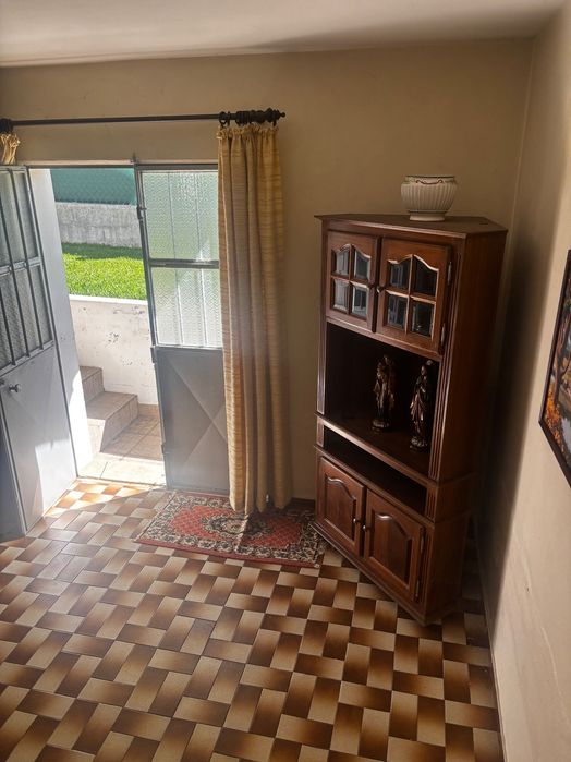 Vendo móvel de canto para TV alto