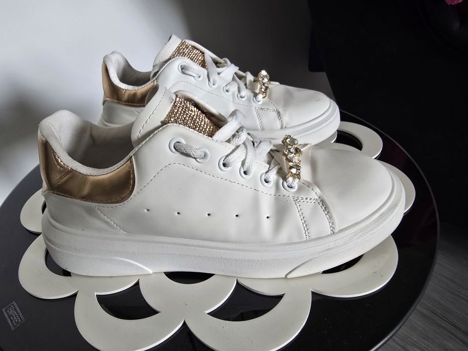 Buty sportowe białe