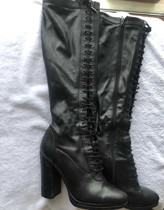 Botas de salto marca GUESS