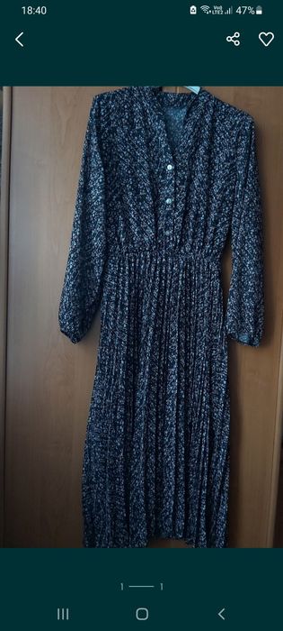 Plisowana sukienka.
