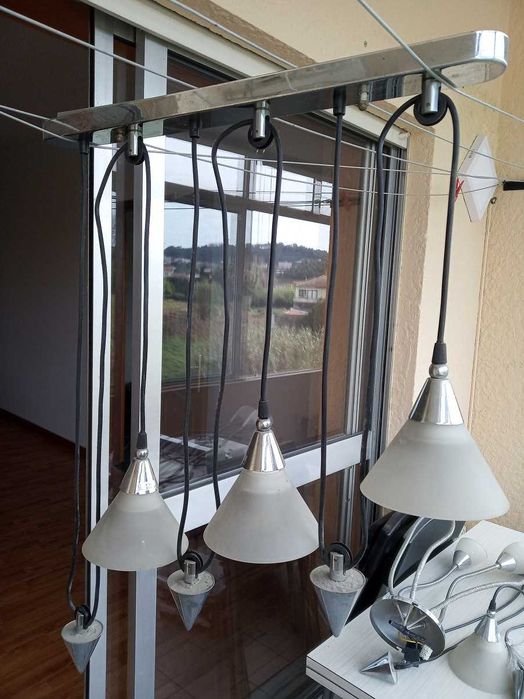 2 Lustres Modernos 25EUR um ou 45EUR ambos