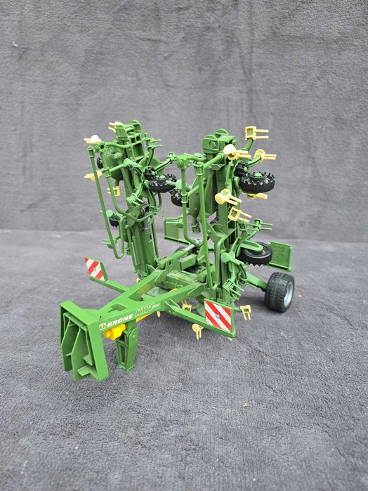 Bruder Przetrząsacz Krone KWT 8.82