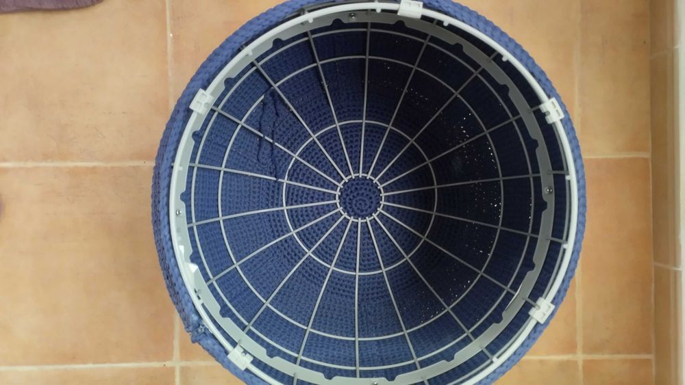 Pufe azul escuro IKEA