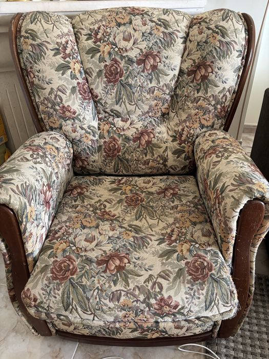 Sofá cadeirão tecido florido
