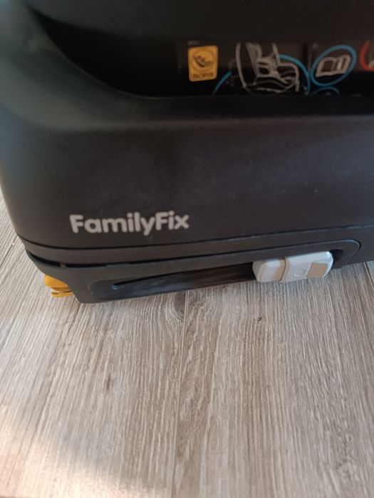 Fotelik samochodowy maxi Cosi Pearl familyfix family fix ISOfix
