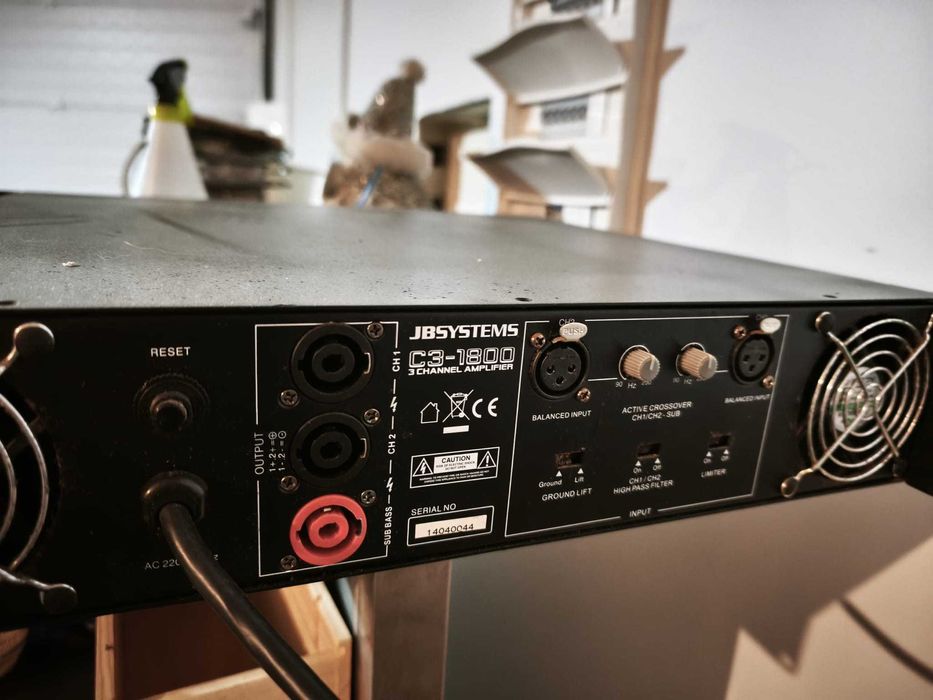 JB SYSTEMS Amplificador C3-1800 - Usado - bar - som bar - discoteca