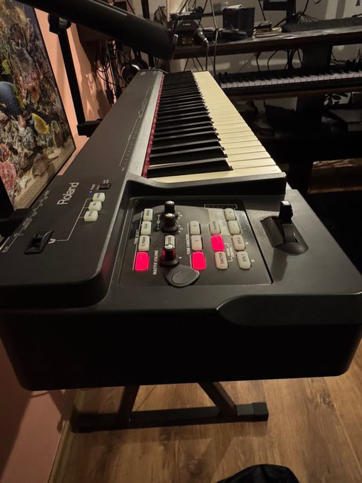 Roland RD 64 cyfrowe pianino ze sztywnym futerałem