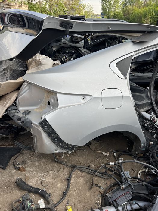 Четверть задня права Chevrolet volt 2 кузовні запчастини четверть крил