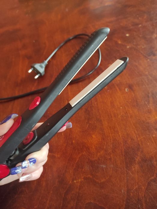 Продам утюжок для выравнивания волос