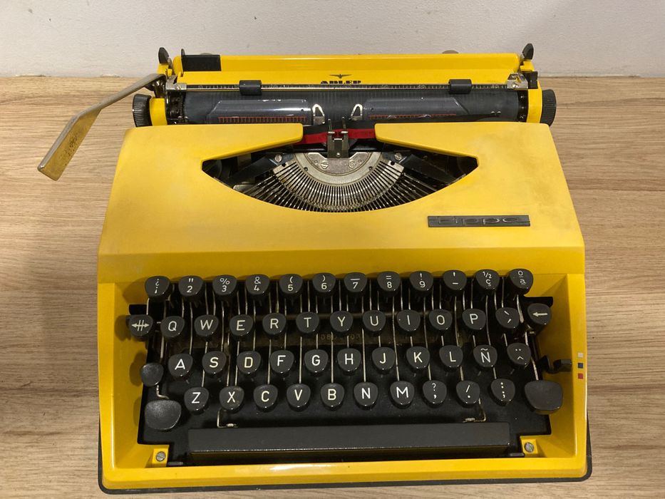 Máquina de escrever  **  Triumph Tippa
