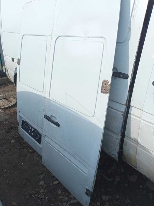 Продам двері Мерседес Спрінтер.  906  903