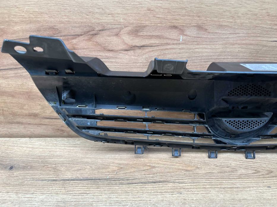 Grill/atrapa/kratka zderzaka Opel Zafira B lift