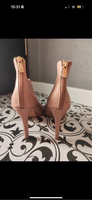 Szpilki wojas skorzane