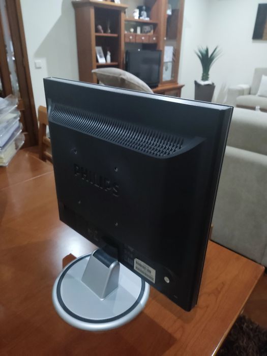 Ecrã philips 17 polegadas