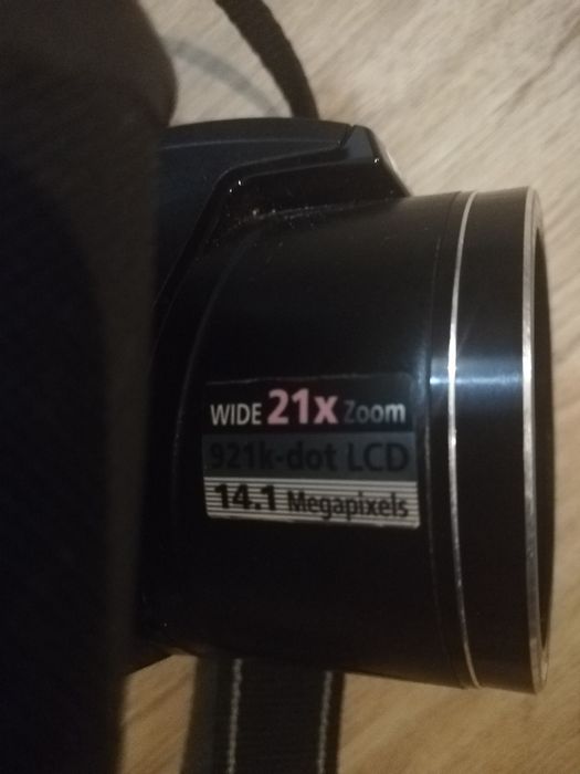 Máquina fotográfica NIKON coolpix L120