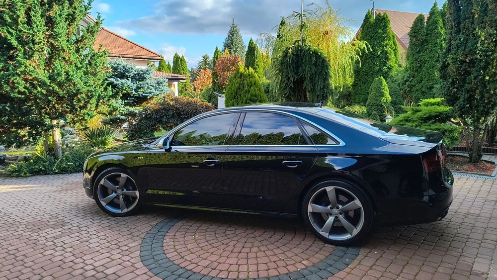Audi S8
