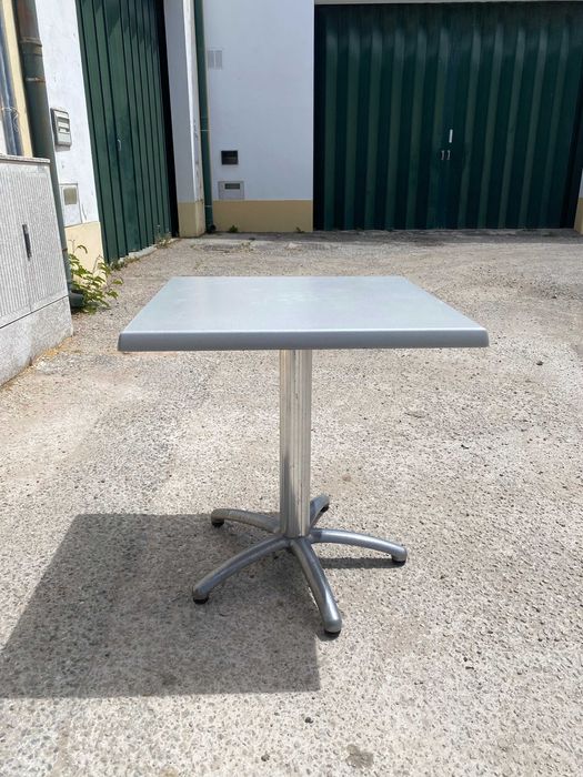 25/30 Terrace Tables in Good Condition64740283608195122