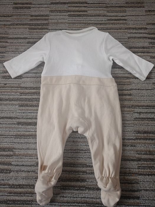 Pajacyk niemowlęcy elegancki beżowy kratka kamizelka mucha Cool Club