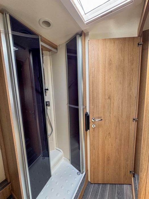 Aluguer de autocaravana de 4/6 lugares