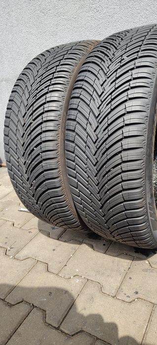 215/55/17 Pirelli para wielosezonowe jak Nowe