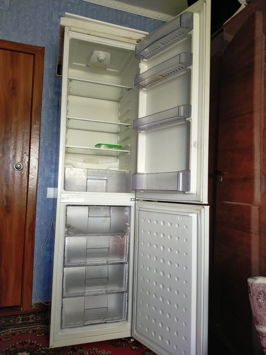 Холодильник - морозильник Beko cs
