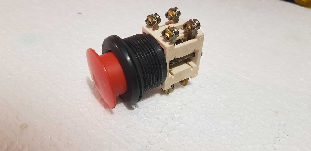 Przycisk sterowniczy START STOP z blokadą / kluczykiem 2,5A 500V