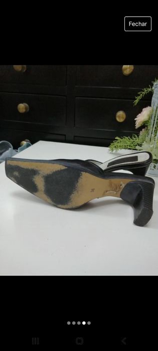 Mules pretos em pele