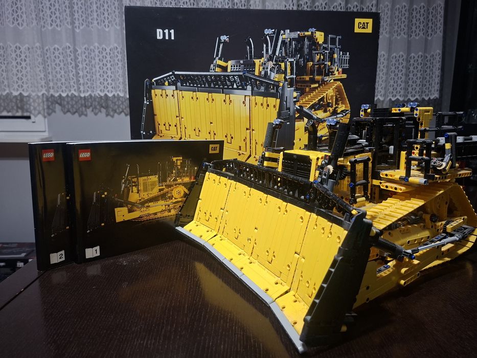 LEGO Technic, klocki Buldożer Cat D11, 42131