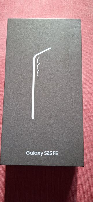Samsung s25 fe praticamente novo