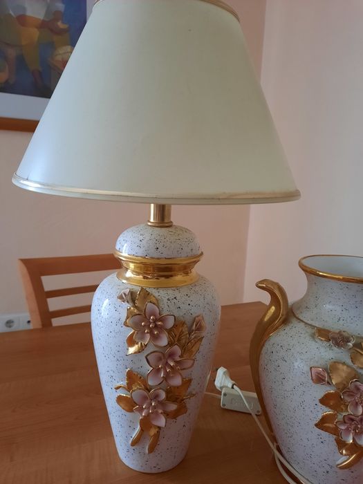 Candeeiro e Pote em loiça