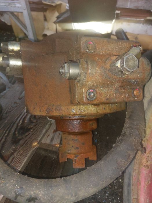 Pompa tłokowa promieniowa  wtryskarki 0 514